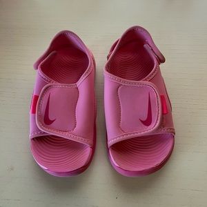 Nike girl toddler sandal used size 10